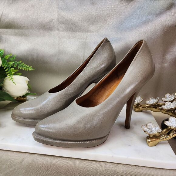 Authentic Givenchy Oyster Grey Leather Platform Heels EUC - Picture 13 of 15